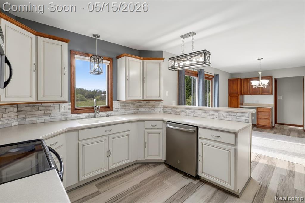 2381 Burke Road Fowlerville, MI 48836 - Photo 8 of 34