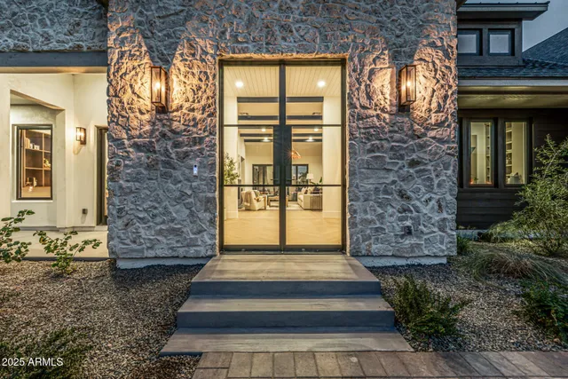 $4,175,000 | 5739 East Calle Del Paisano, Phoenix, AZ 85018