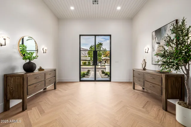 $4,175,000 | 5739 East Calle Del Paisano, Phoenix, AZ 85018