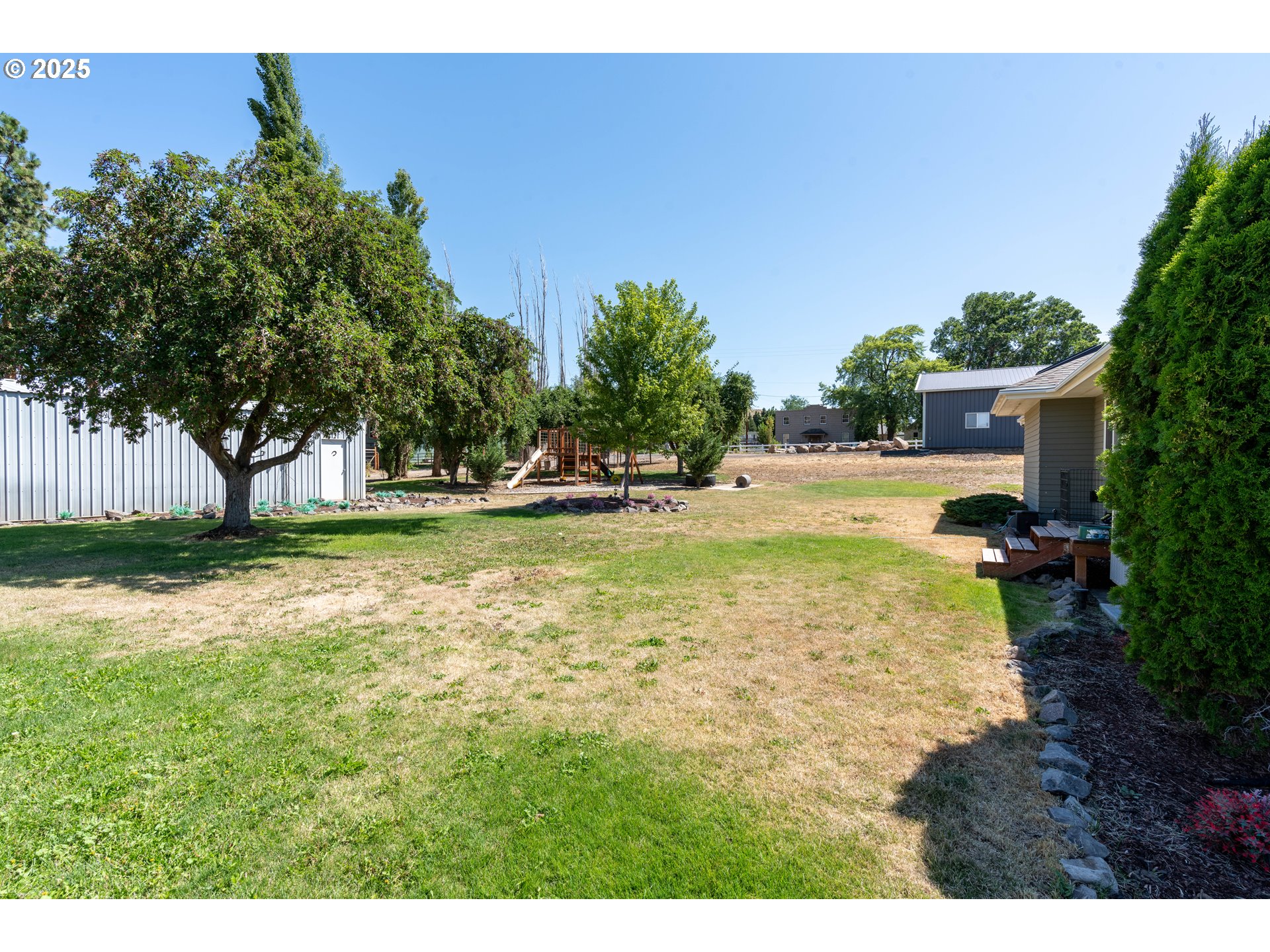 520 Northeast 6th Street Dufur, OR 97021 - Photo 23 of 36