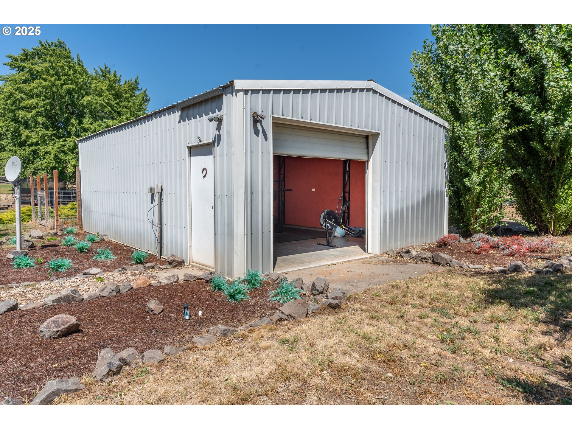 520 Northeast 6th Street Dufur, OR 97021 - Photo 25 of 36 Shop