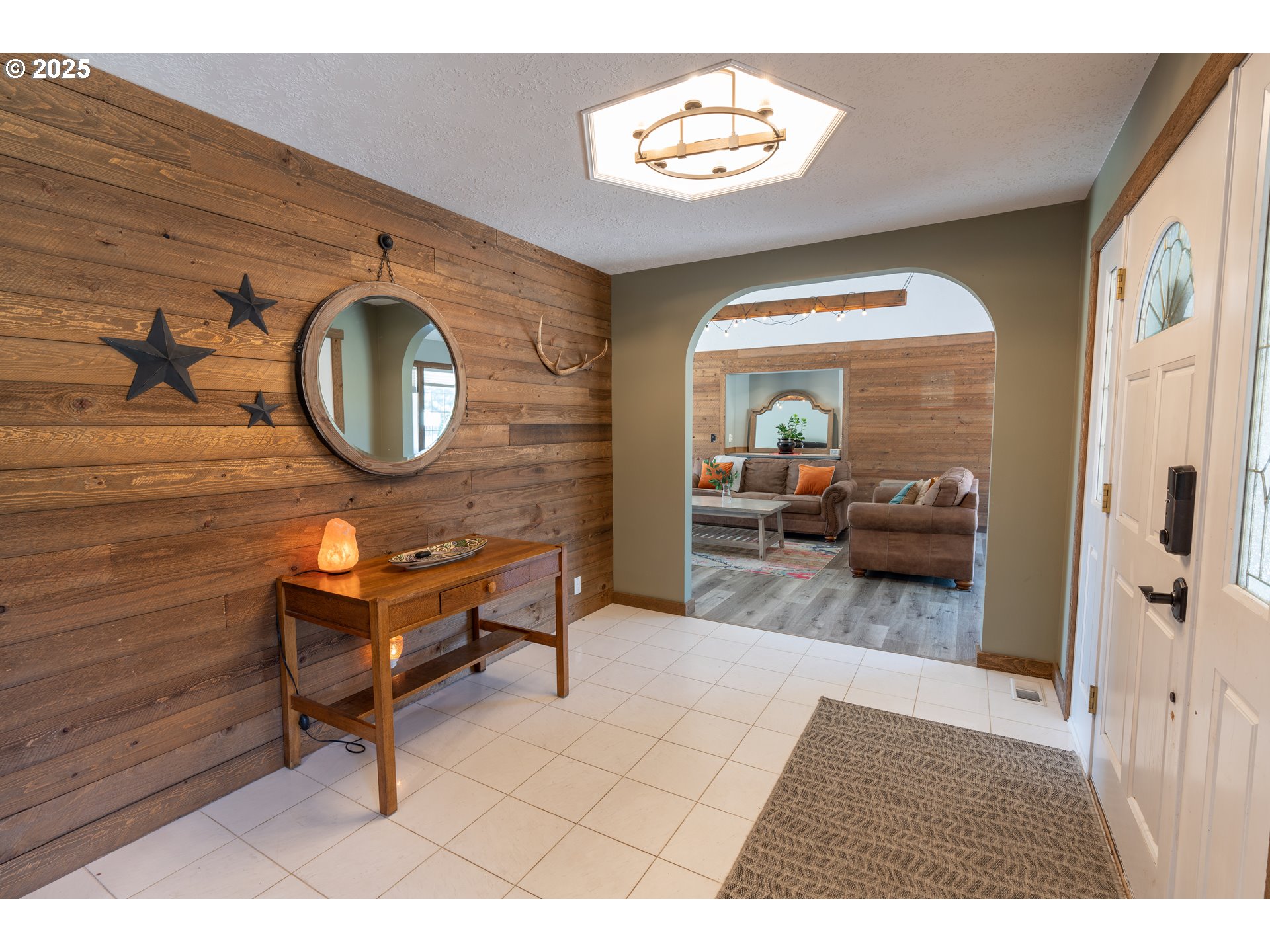 520 Northeast 6th Street Dufur, OR 97021 - Photo 4 of 36