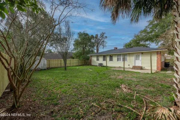 $1,950 | 4343 Pinewood Avenue, Jacksonville, FL 32207