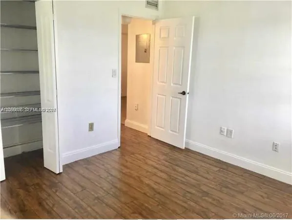 $1,900 | California Club, Miami, FL 33179