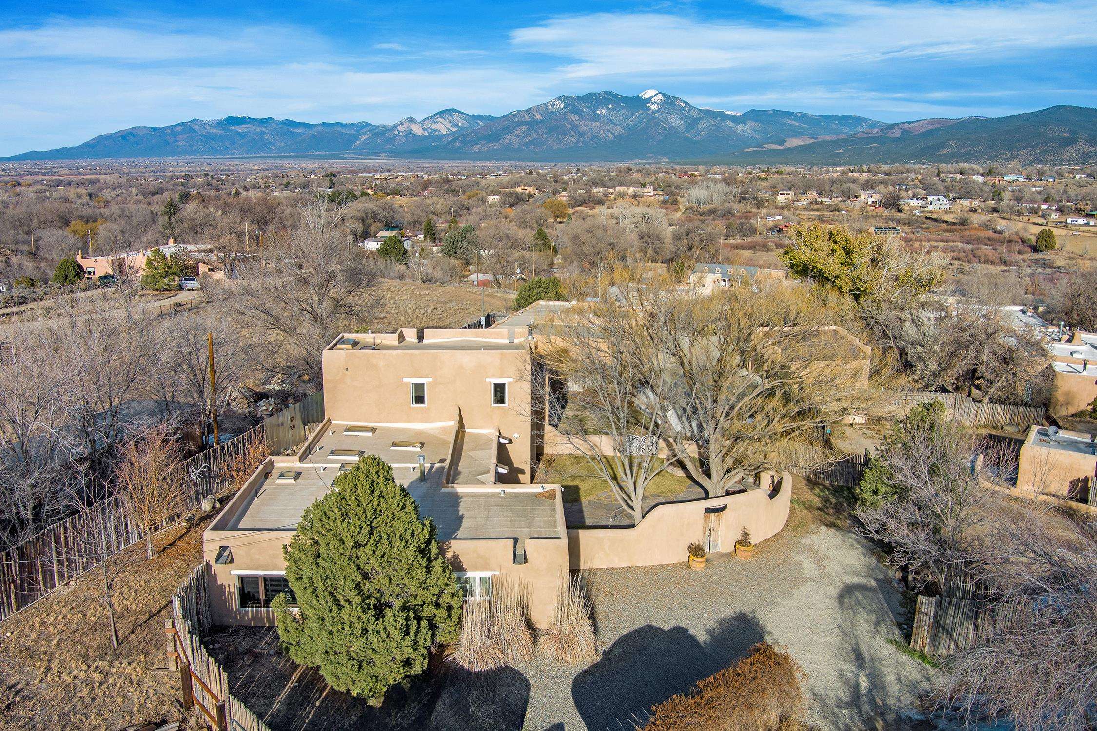 9 Hilltop Road Ranchos de Taos, NM 87557 - Photo 32 of 40 Gallery Image 32