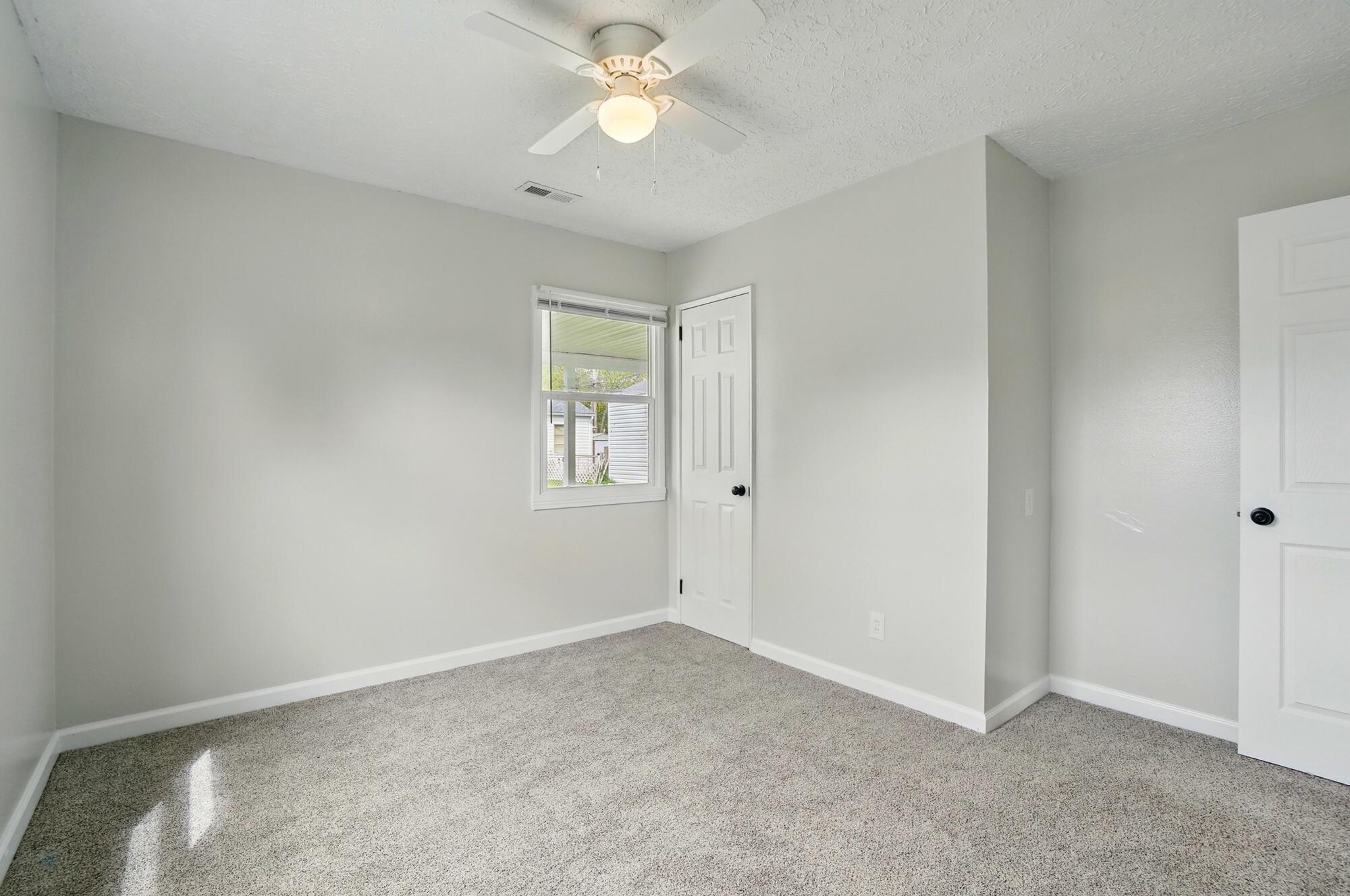 4561 St Rita Lane Columbus, OH 43213 - Photo 23 of 34