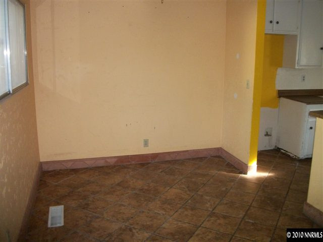 3480 Willow Reno, NV 89512 - Photo 6 of 11 Photo 6