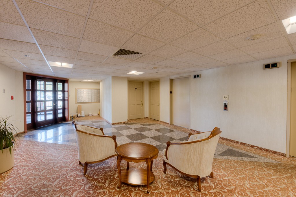 44 Elm Street, Unit 306 Worcester, MA 01609 - Photo 3 of 19