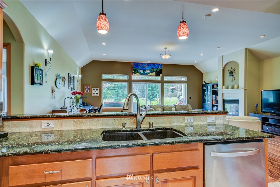 28504 State Rte 20 Oak Harbor, WA 98277 - Photo 7 of 25