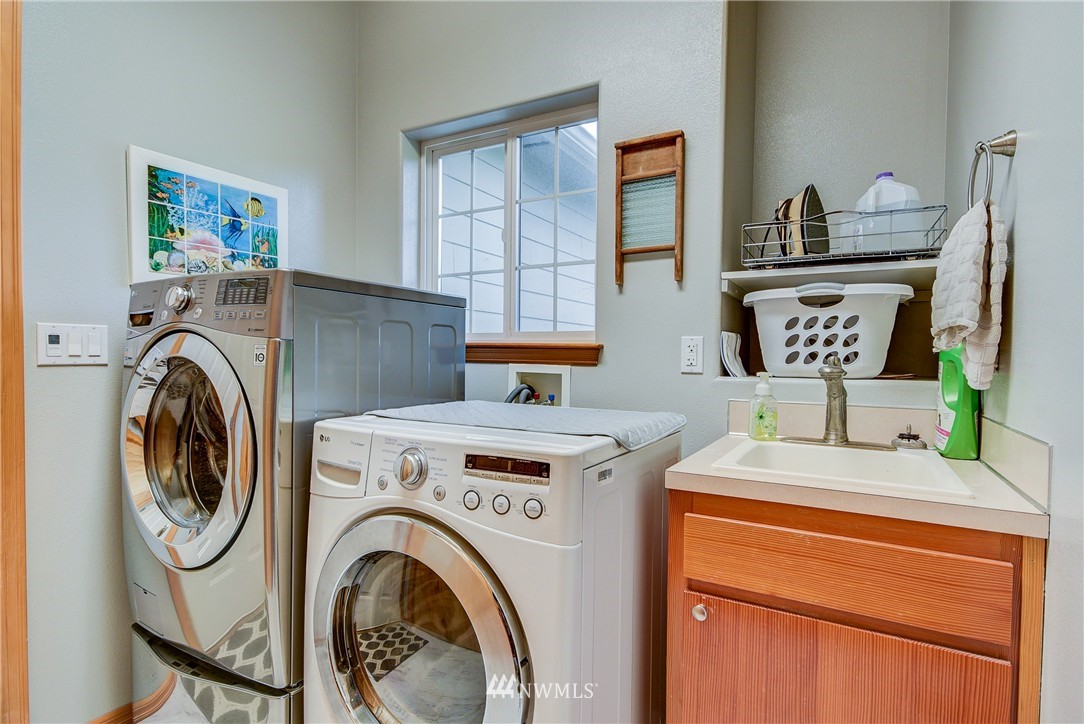 28504 State Rte 20 Oak Harbor, WA 98277 - Photo 9 of 25