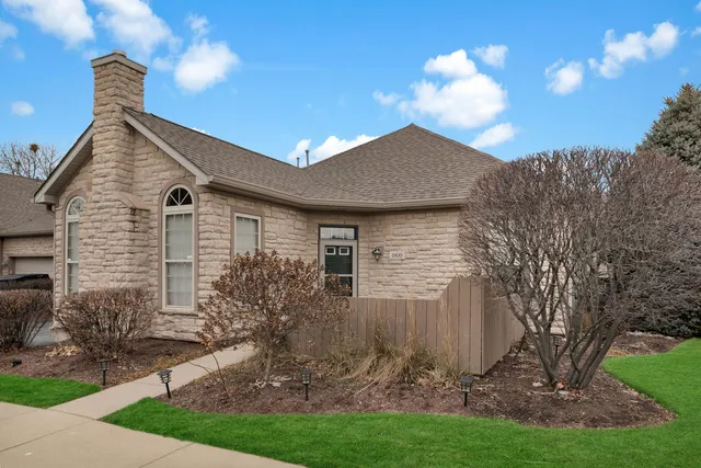 $299,900 | 1909 Timbers Edge Circle, Joliet, IL 60431