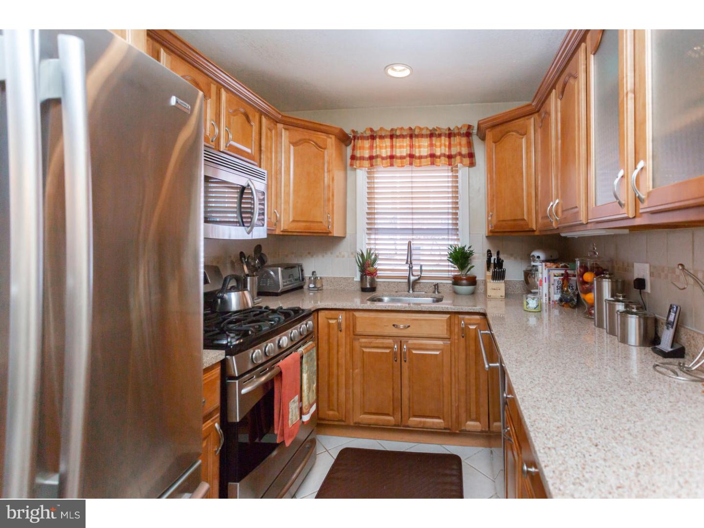 7475 Brockton Road Philadelphia, PA 19151 - Photo 12 of 24 Kitchen