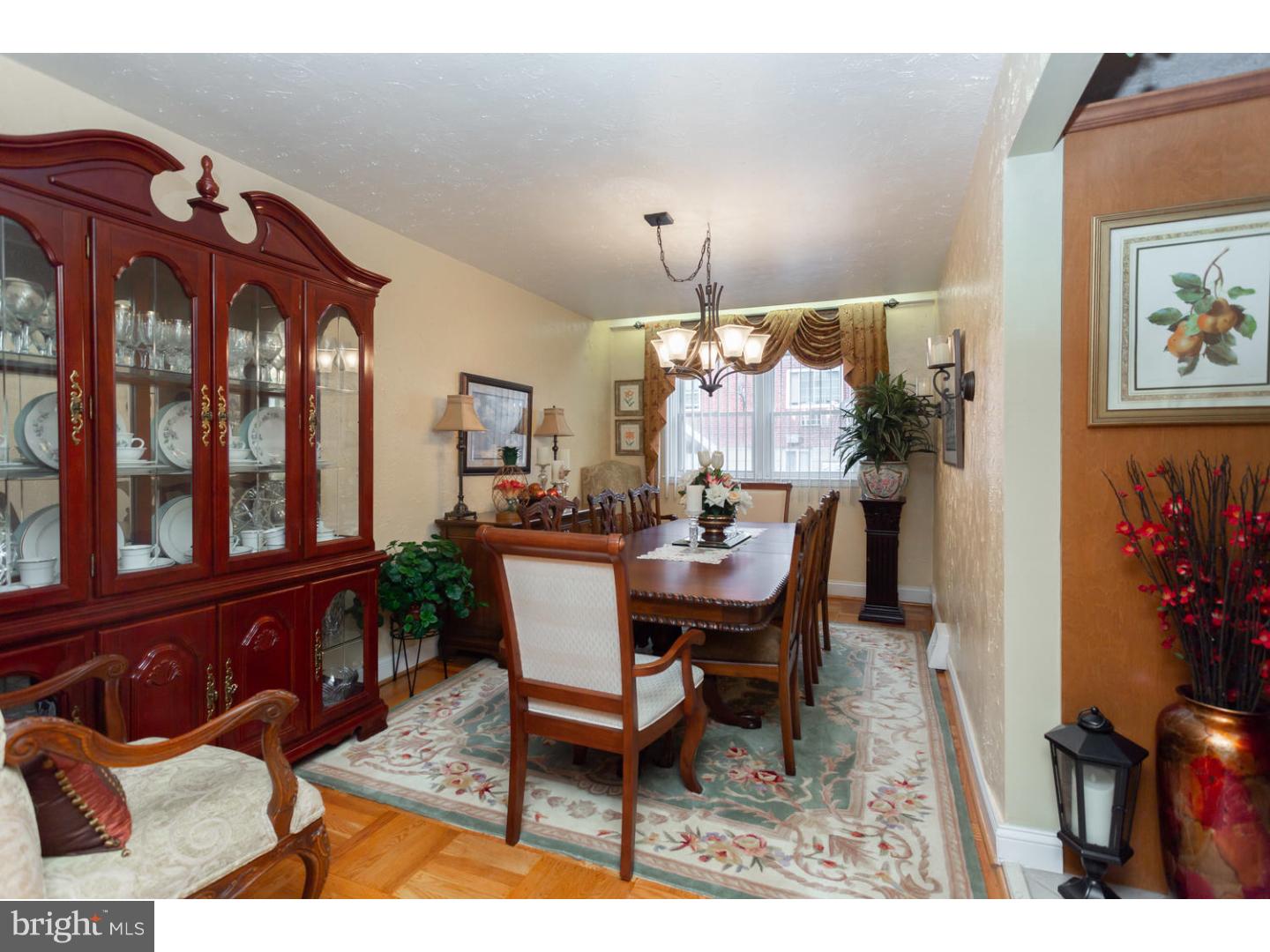 7475 Brockton Road Philadelphia, PA 19151 - Photo 9 of 24 Dining Room
