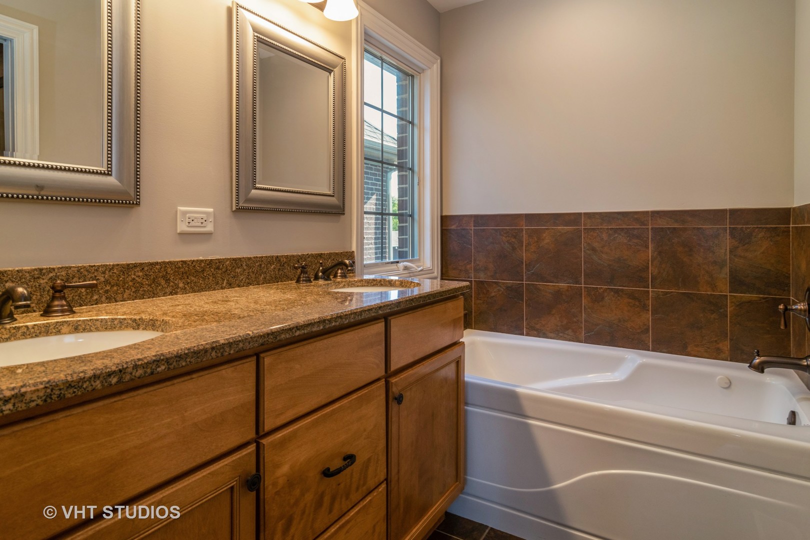 9529 Shields Avenue Brookfield, IL 60513 - Photo 11 of 17