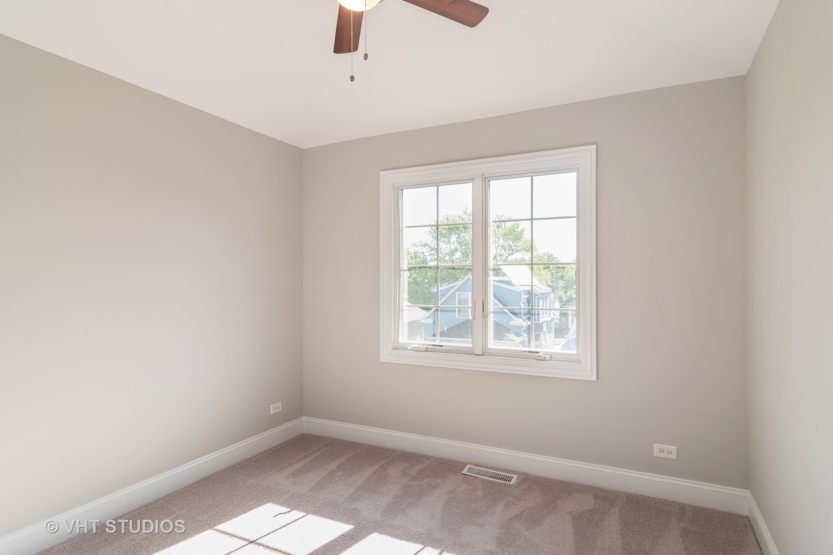 9529 Shields Avenue Brookfield, IL 60513 - Photo 13 of 17