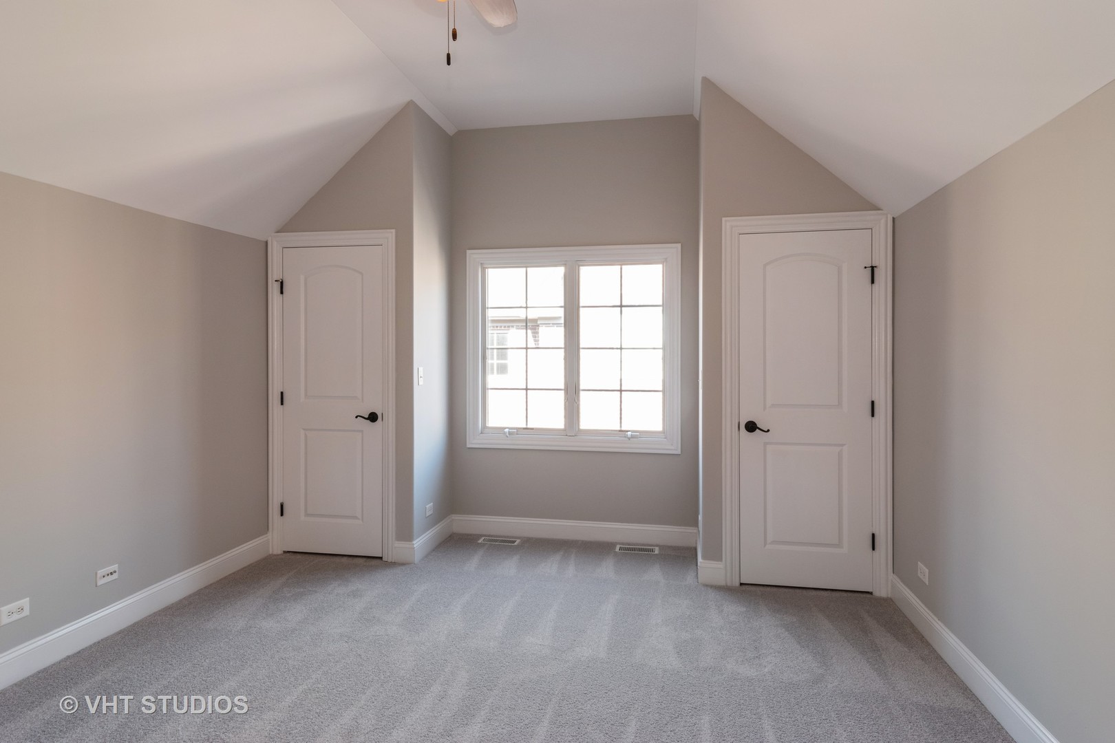 9529 Shields Avenue Brookfield, IL 60513 - Photo 10 of 17