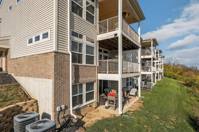 $390,000 | 800 Riviera Drive, Lawrenceburg, IN 47025