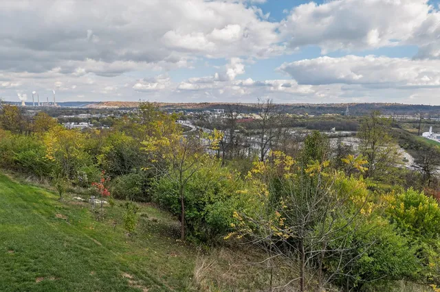 $390,000 | 800 Riviera Drive, Lawrenceburg, IN 47025