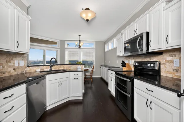 $390,000 | 800 Riviera Drive, Lawrenceburg, IN 47025