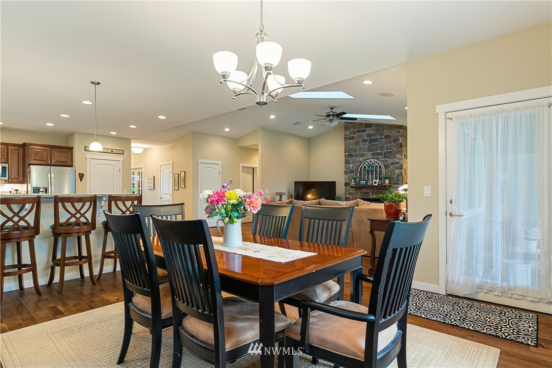 6800 Goodwin Road Everson, WA 98247 - Photo 19 of 40 a view of a dining room and livingroom view