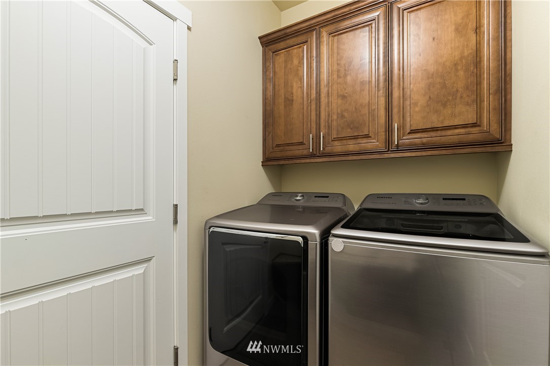 6800 Goodwin Road Everson, WA 98247 - Photo 26 of 40 a utility room with dryer and washer