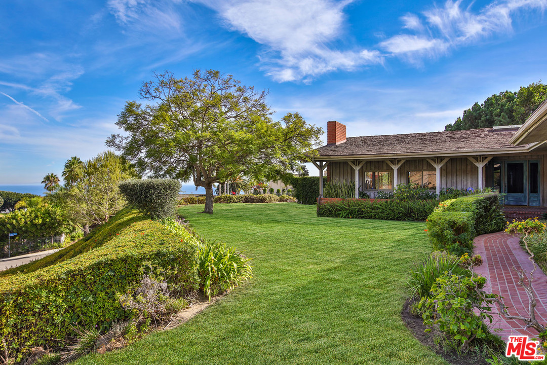 3825 Malibu Country Drive, Malibu, CA 90265 Compass