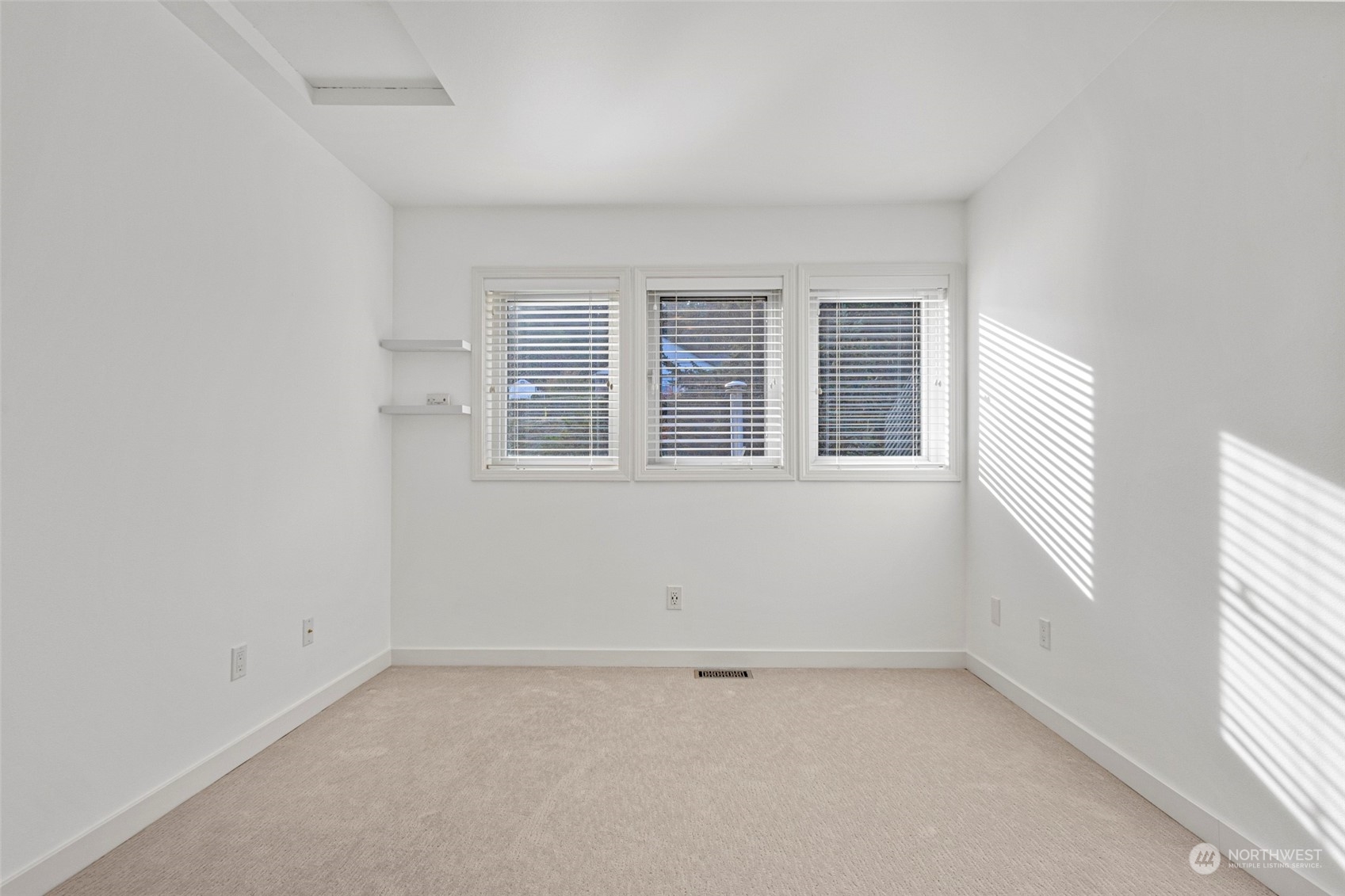 1846 Polnell Road Oak Harbor, WA 98277 - Photo 26 of 36 Gallery Image 26