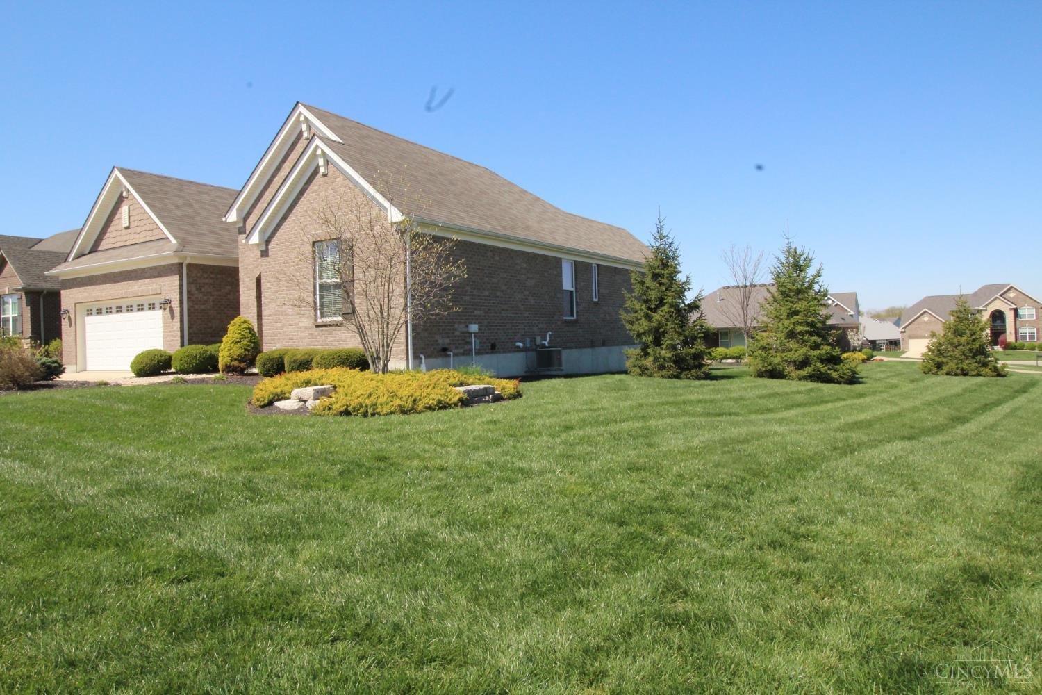 5330 Mariners Way Hamilton, OH 45011 - Photo 2 of 31