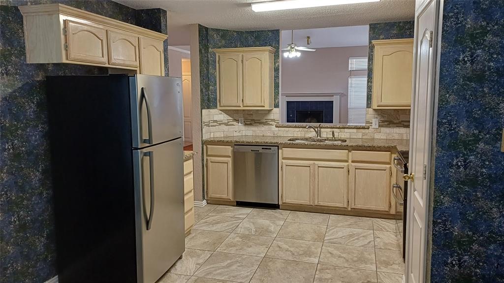 3051 Renaissance Court Dallas, TX 75287 - Photo 3 of 19