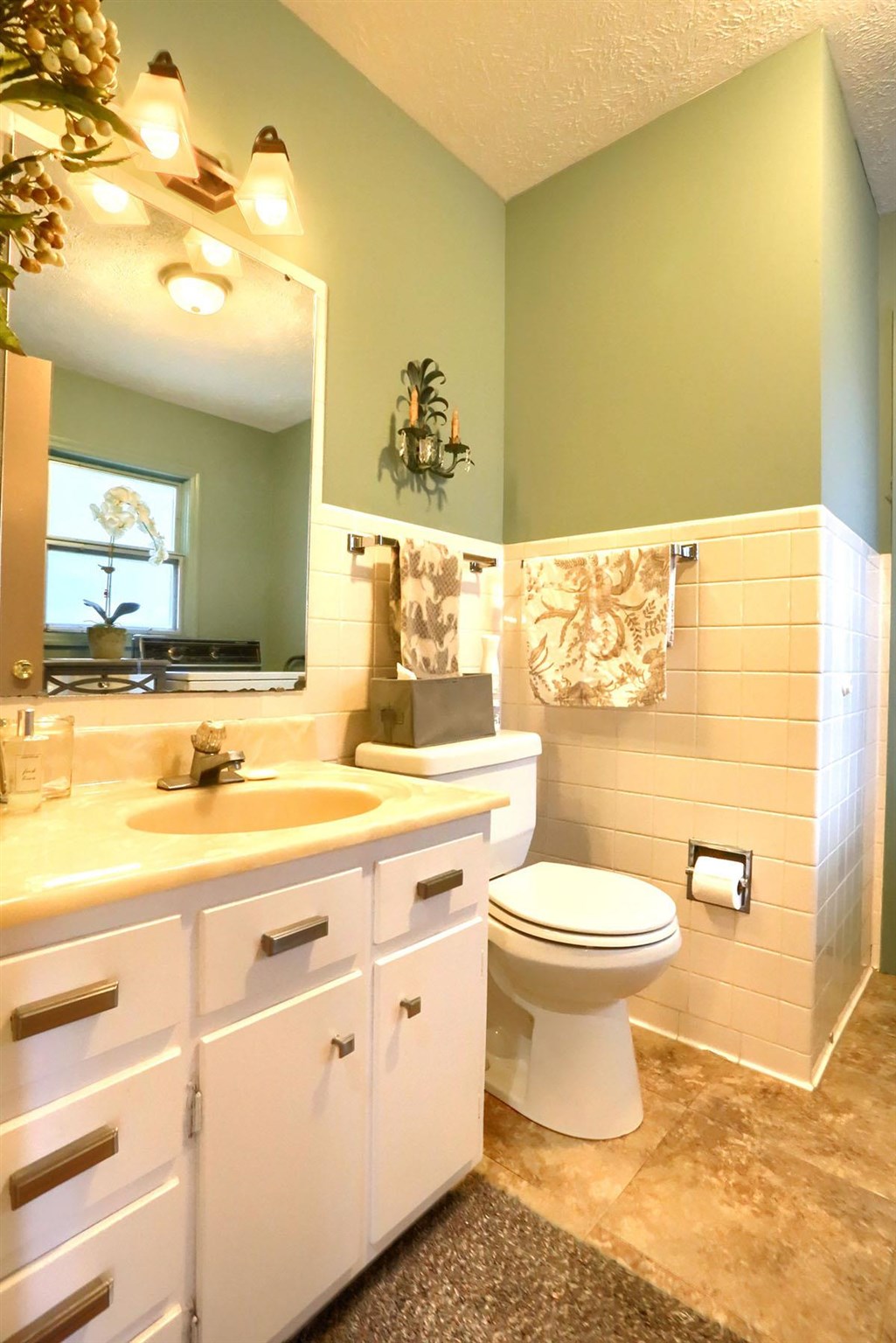 4043 North Sullivan Road Leesburg, IN 46538 - Photo 9 of 23 Gallery Image 9