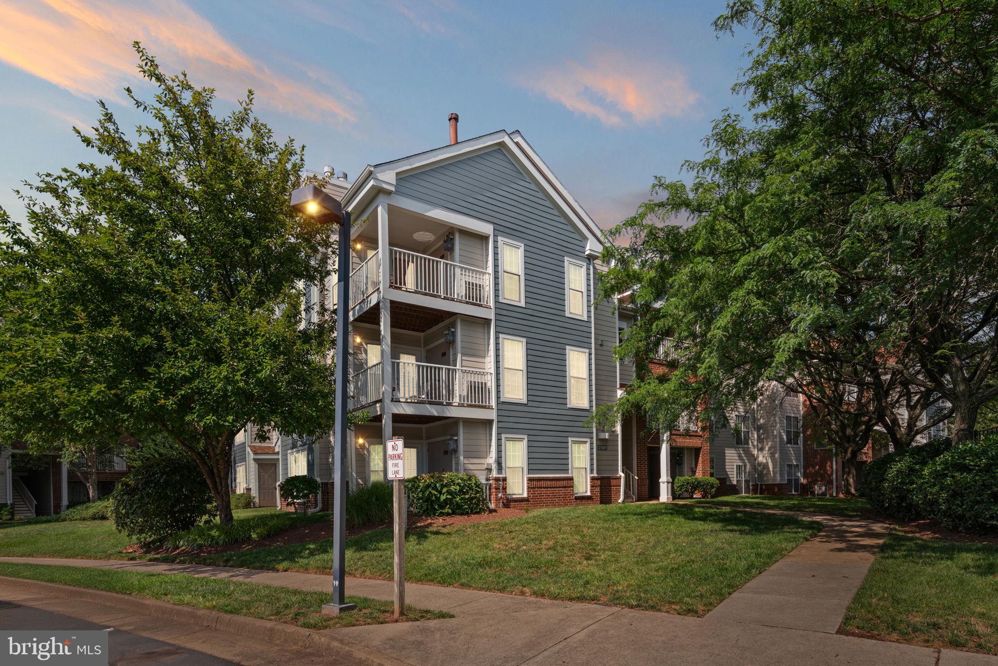 21029 Timber Ridge Terrace, Unit 204 Ashburn, VA 20147 - Photo 5 of 28