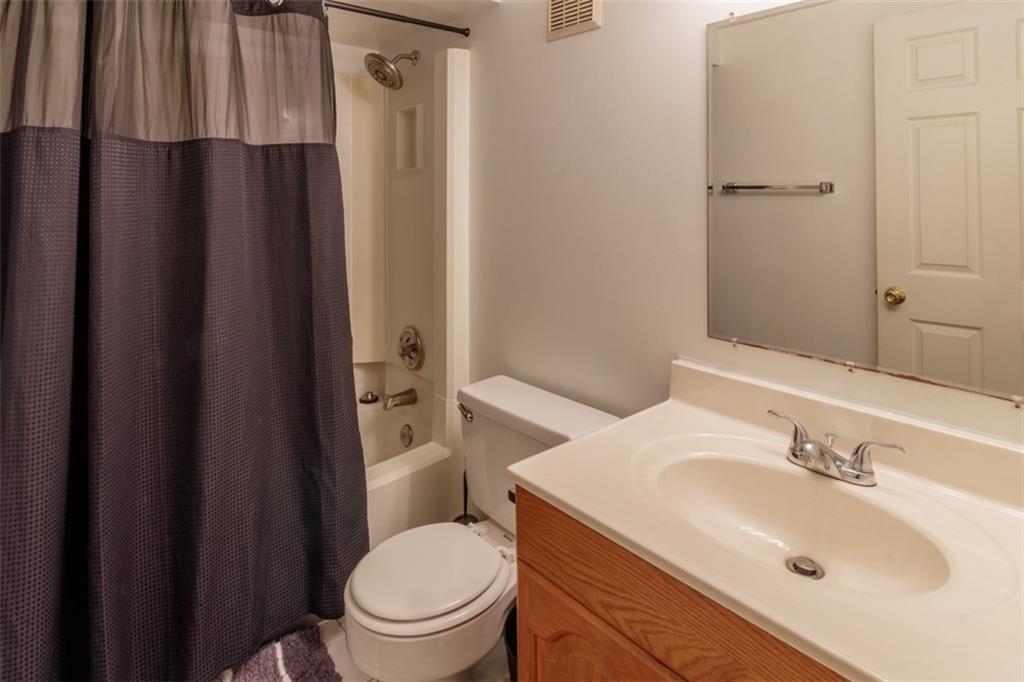 321 Ridge Point Circle, Unit B11 Bridgeville, PA 15017 - Photo 7 of 17 Gallery Image 7