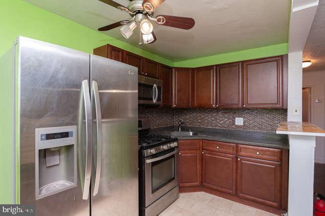 1019 Pine Road Sharon Hill, PA 19079 - Photo 8 of 11 Kitchen