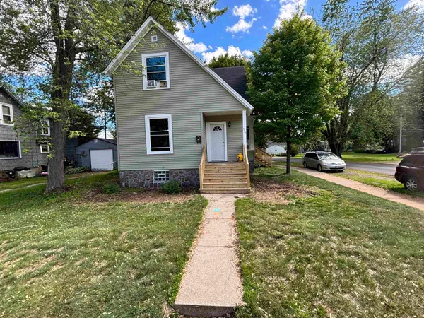 $220,000 | 437 Carney Boulevard, Marinette, WI 54143