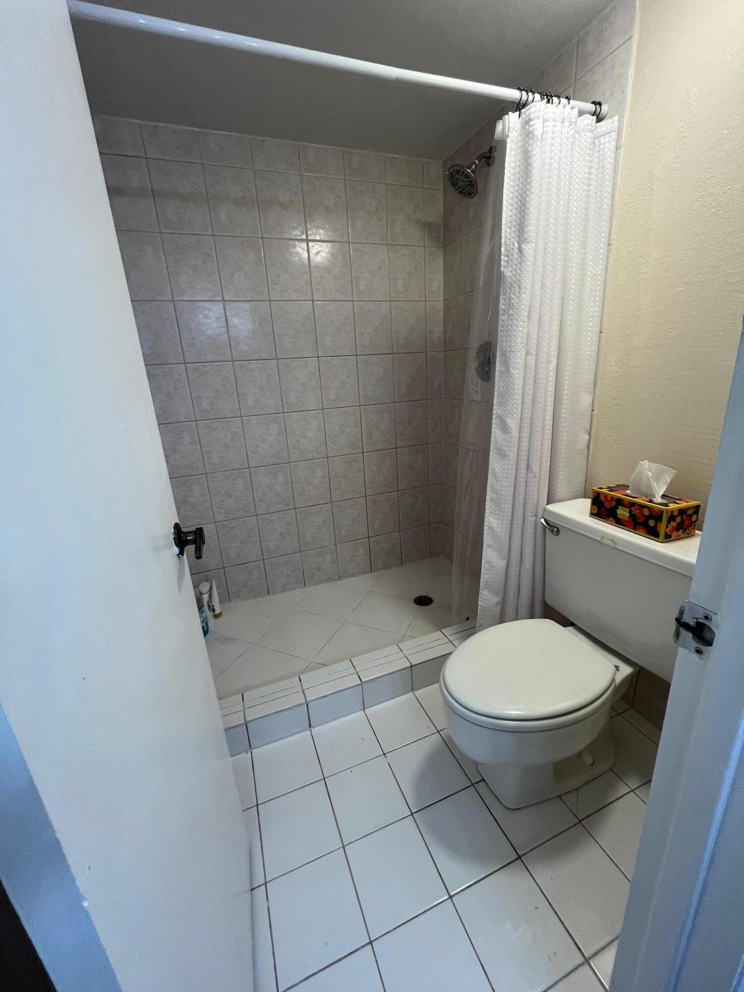 4054 North Pine Island Road, Unit 1A Sunrise, FL 33351 - Photo 16 of 34 IMG_4522