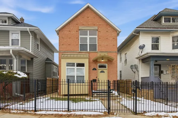$324,998 | 5416 West Thomas Street, Chicago, IL 60651