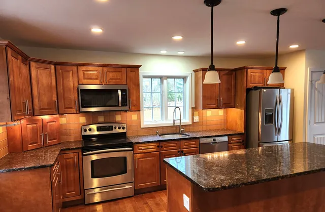 $2,995 | 157 Ball Pond Road, Unit C, New Fairfield, CT 06812