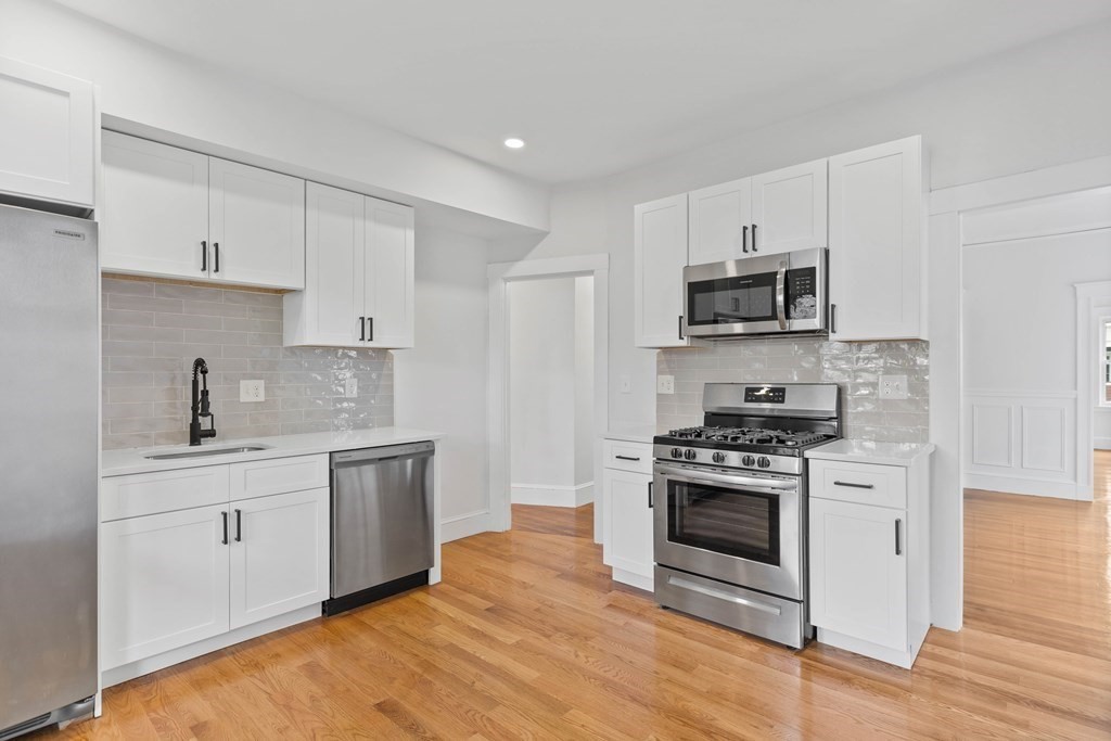 60 Lithgow Street Boston, MA 02124 - Photo 11 of 36