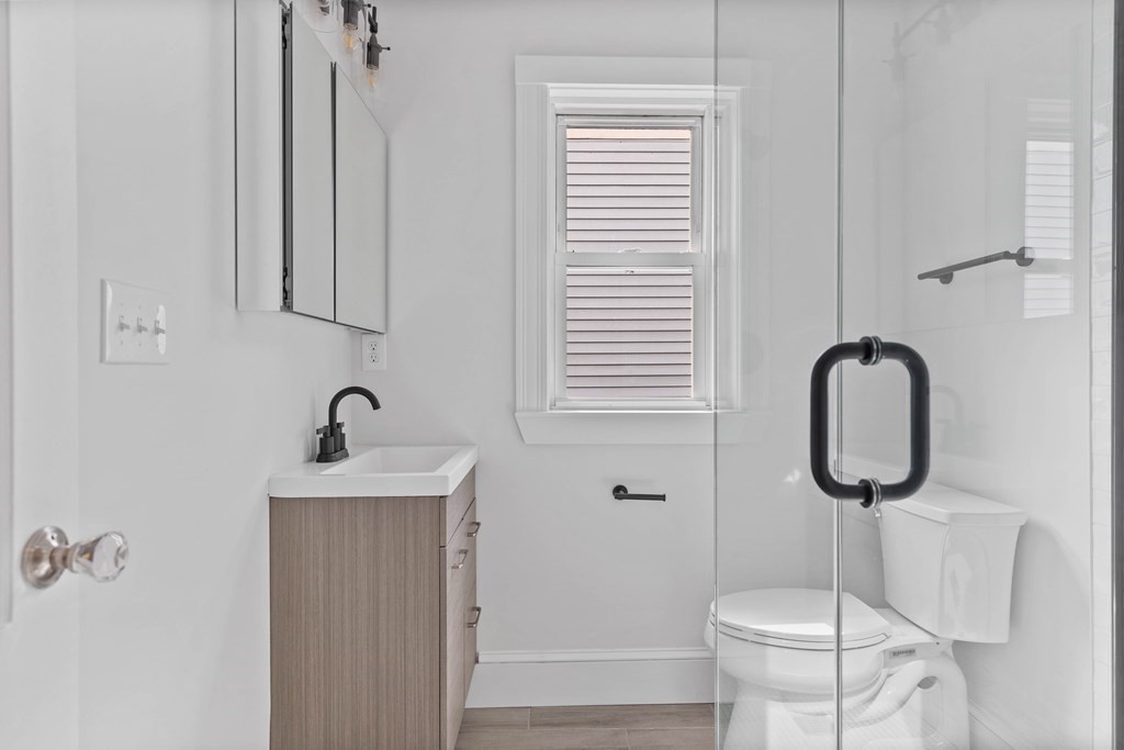 60 Lithgow Street Boston, MA 02124 - Photo 13 of 36