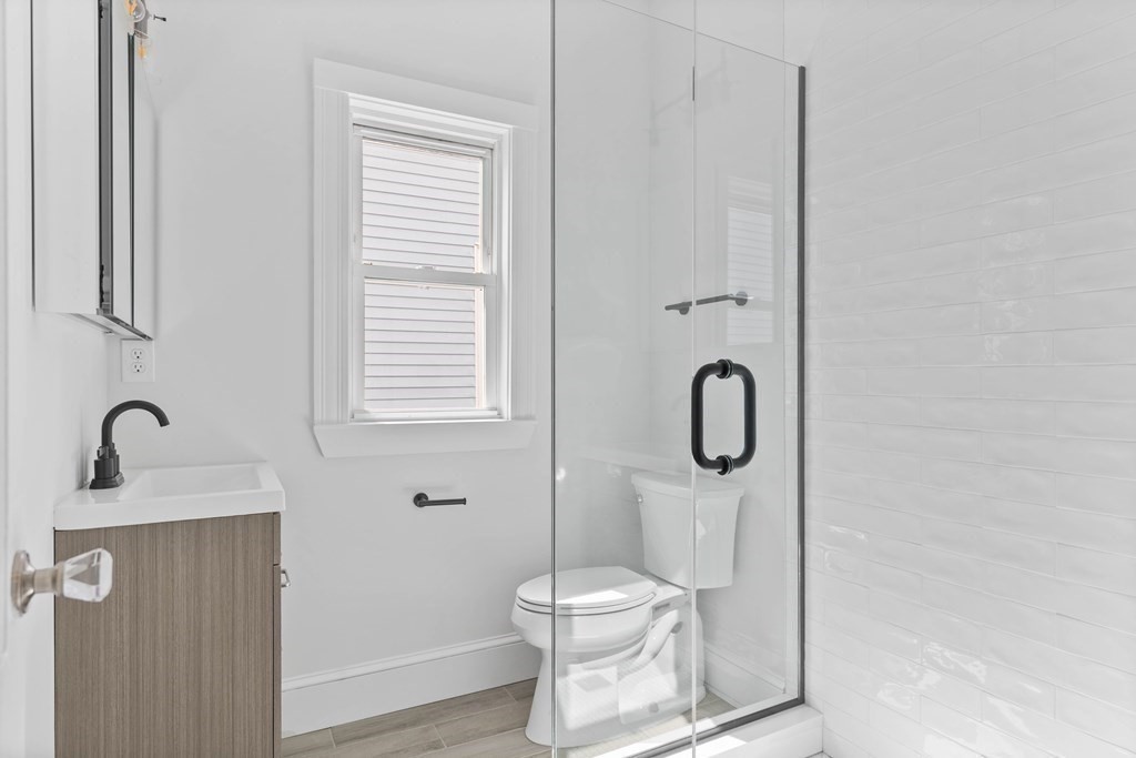 60 Lithgow Street Boston, MA 02124 - Photo 14 of 36