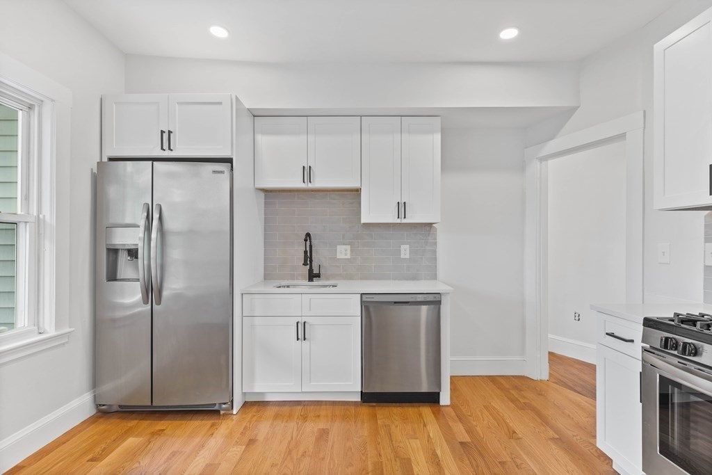 60 Lithgow Street Boston, MA 02124 - Photo 10 of 36