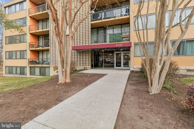 $280,000 | 8 South Van Dorn Street, Unit 201, Alexandria, VA 22304