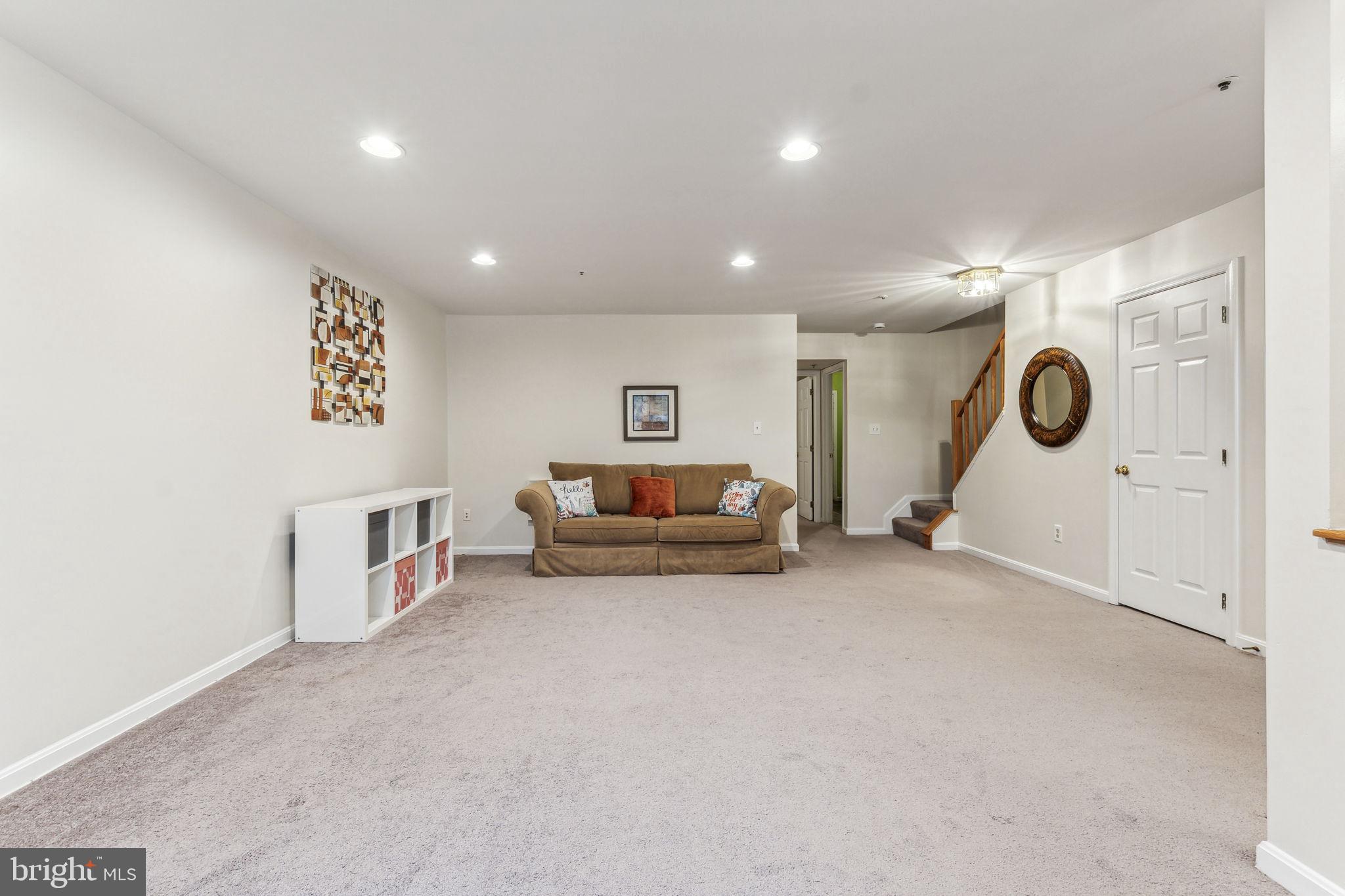 9212 Vanfleet Court Laurel, MD 20708 - Photo 5 of 46 Gallery Image 5