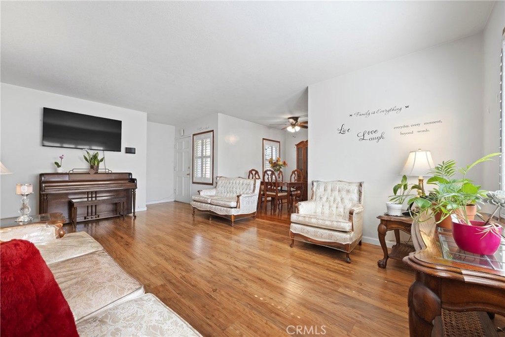 1801 West Brazil Street Compton, CA 90220 - Photo 5 of 19 Living Room