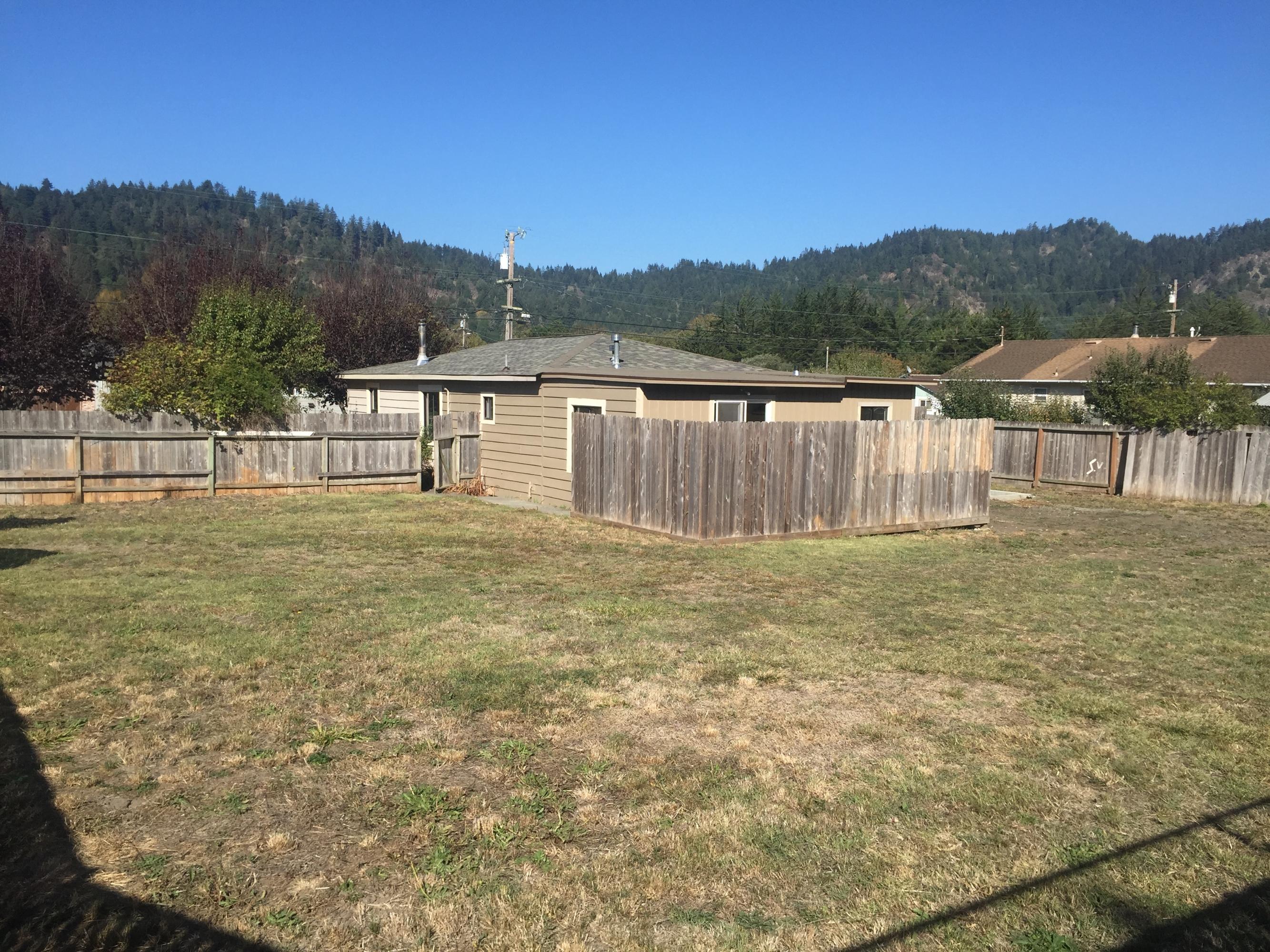 229 Ogle Avenue Rio Dell, CA 95562 - Photo 8 of 25