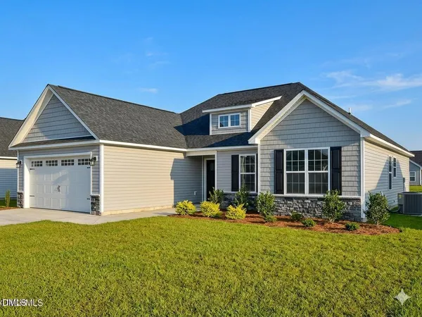 $2,150 | 918 Uplands Lane, Jacksonville, NC 28546