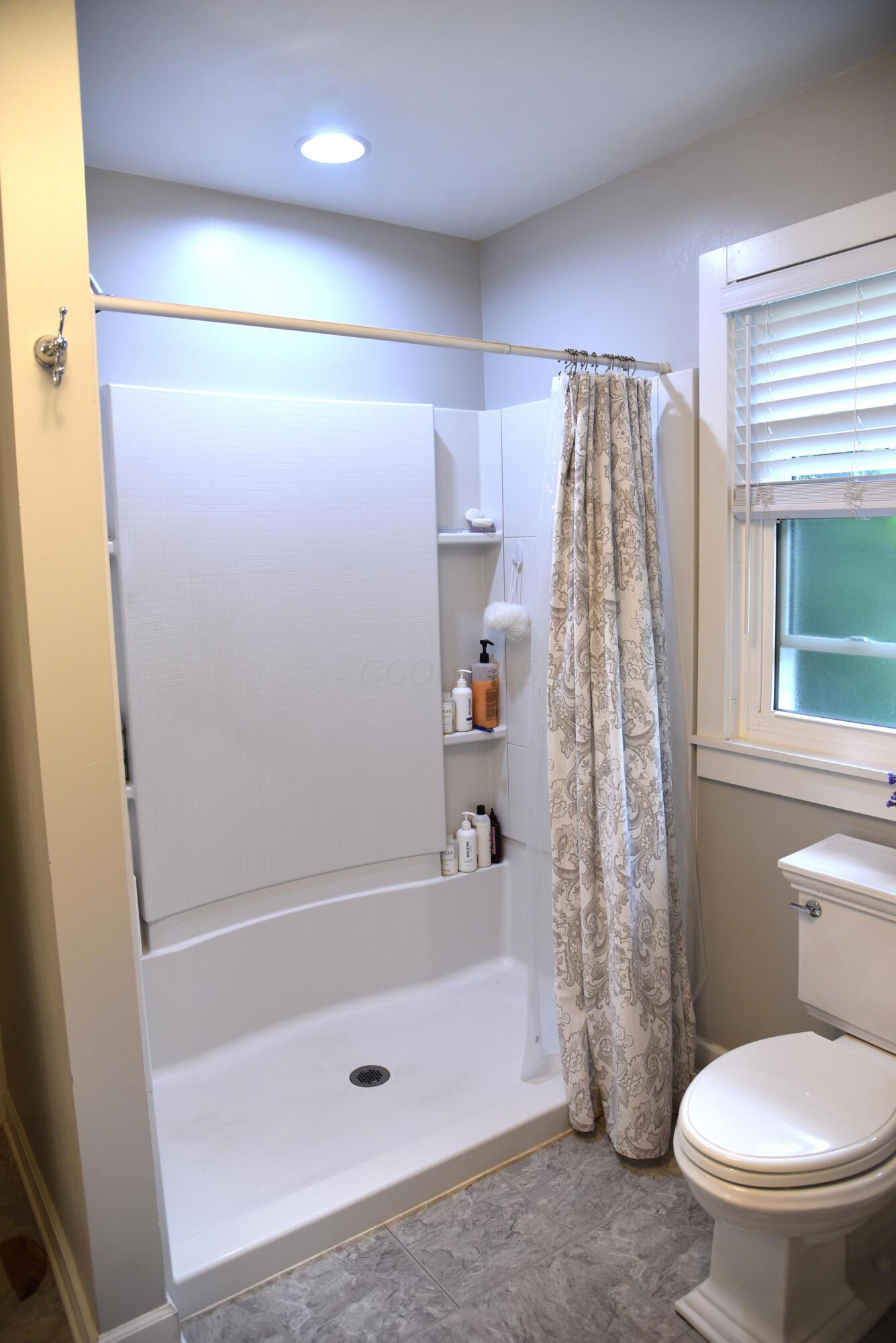 961 Lynbrook Road Columbus, OH 43235 - Photo 31 of 40 032