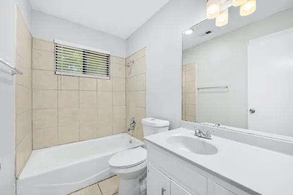 $1,250 | 2008 Old W Place, Unit B, Round Rock, TX 78681