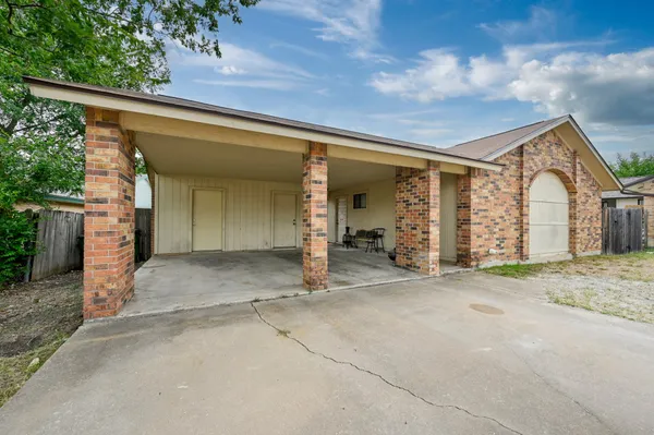 $1,250 | 2008 Old W Place, Unit B, Round Rock, TX 78681