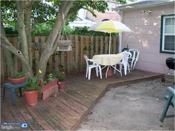 10 Ridgewood Place Willingboro, NJ 08046 - Photo 2 of 11 Back Yard
